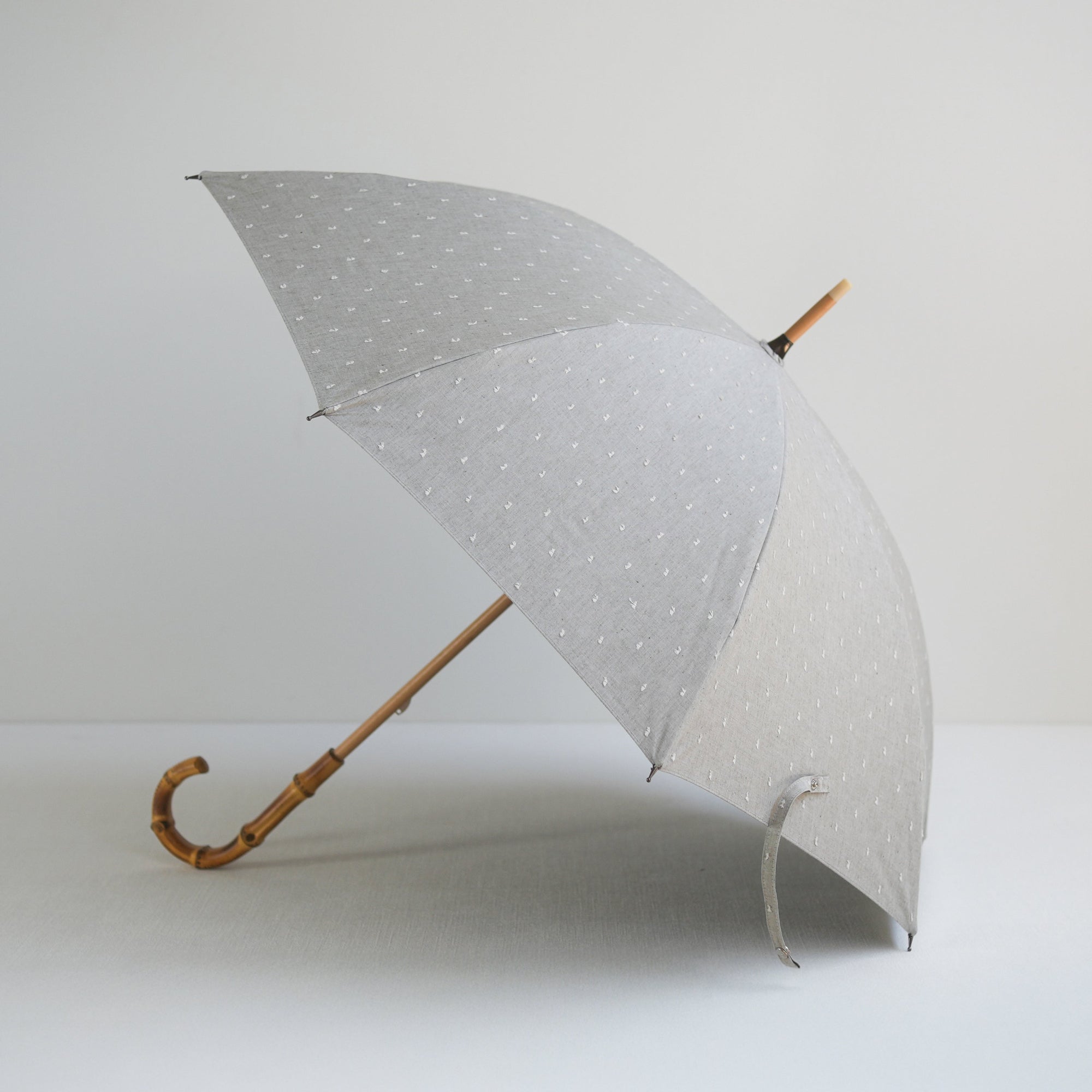 長傘 レディース 日傘・晴雨兼用傘 遮光・遮熱 木製シャフト 小宮商店　Fringe Dot Shade　ライトグレー